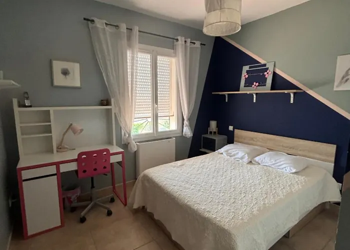 La Maison Du Soleil Saint-Theodorit